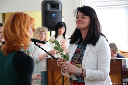 Osnovna šola 27. julij Kamnik že 40 let raste s prepričanjem, da če spoštujemo sebe, bomo znali spoštovati tudi druge (56)